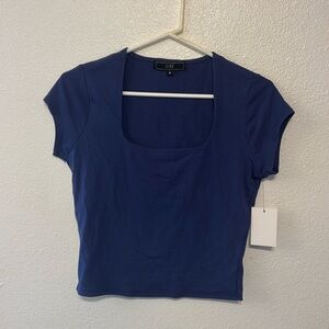 Blue women’s top‎